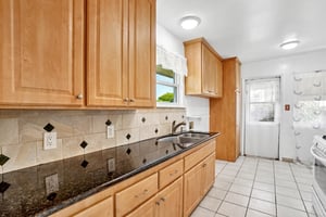 W 157th St-S2404-010.jpg