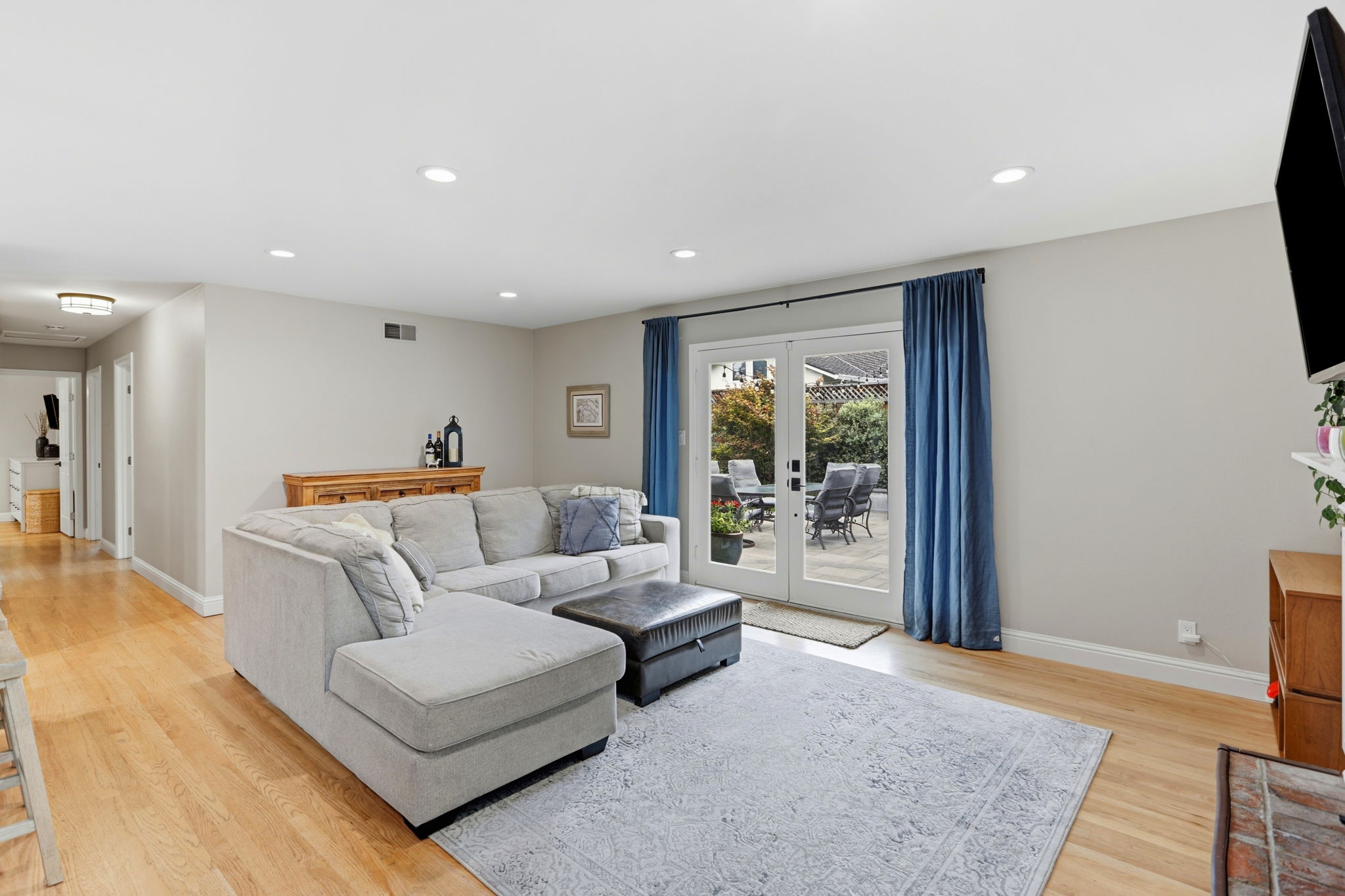 006_F8_3763 Willowview Dr