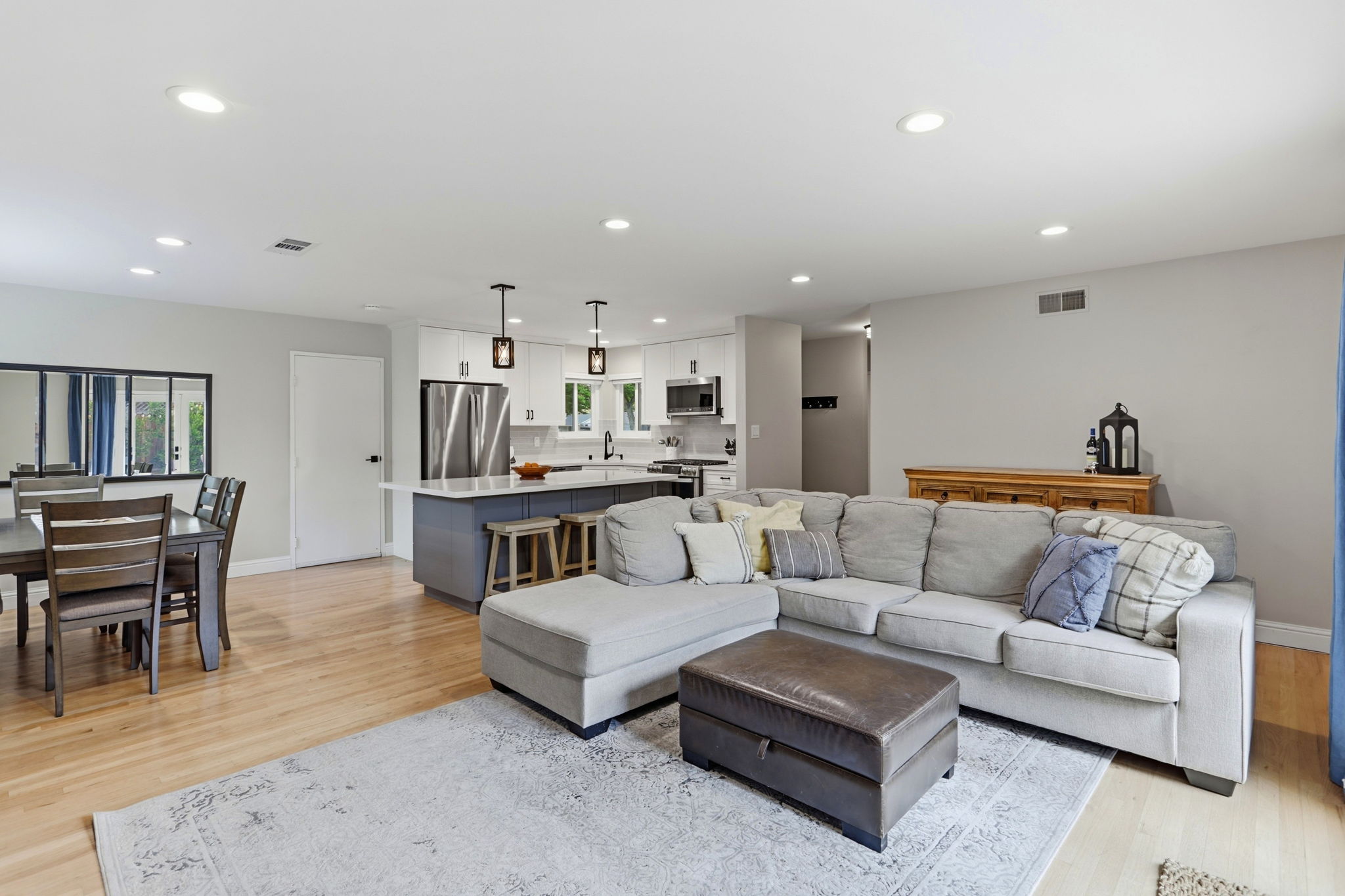 007_F8_3763 Willowview Dr