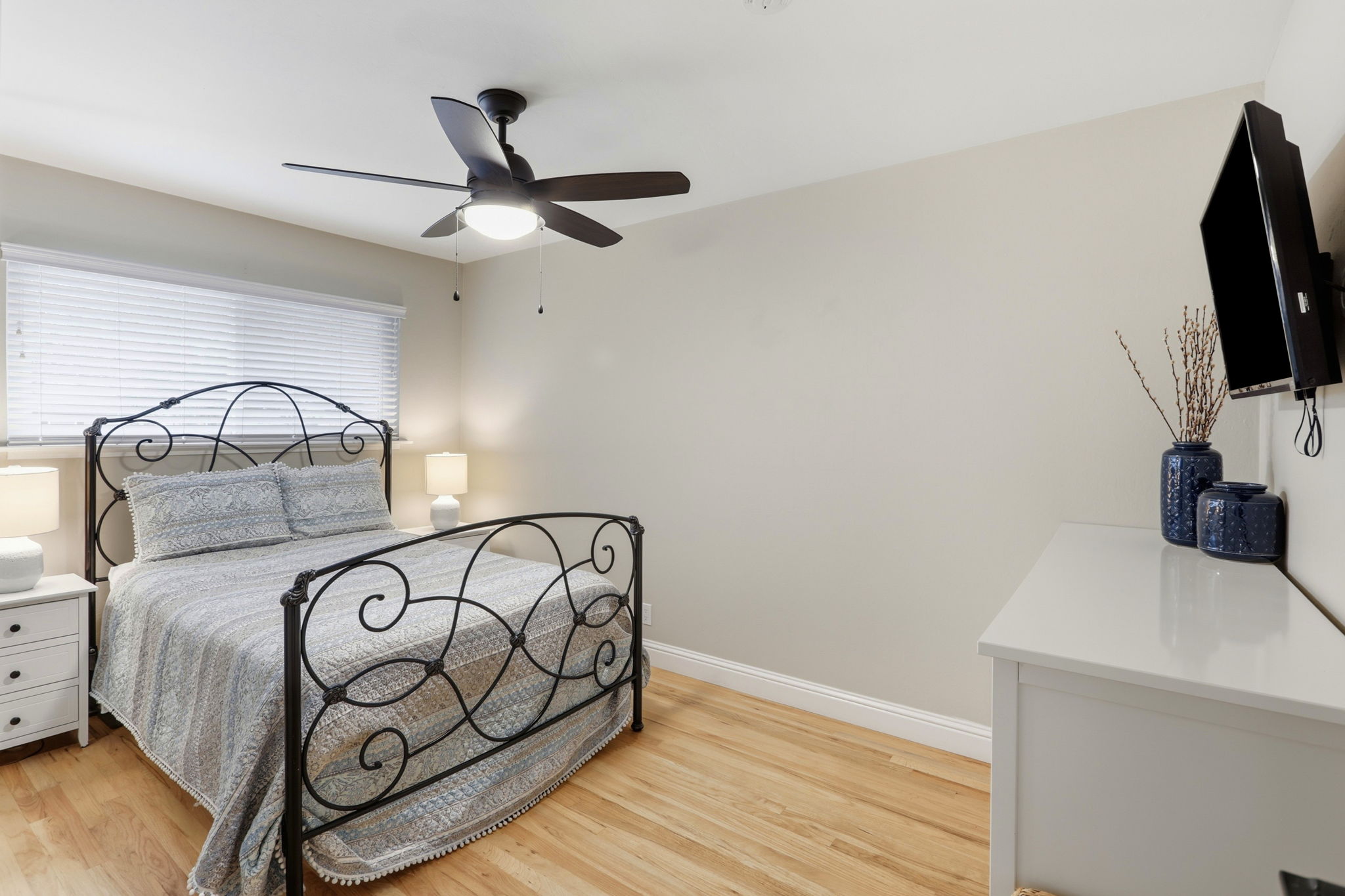 020_F8_3763 Willowview Dr