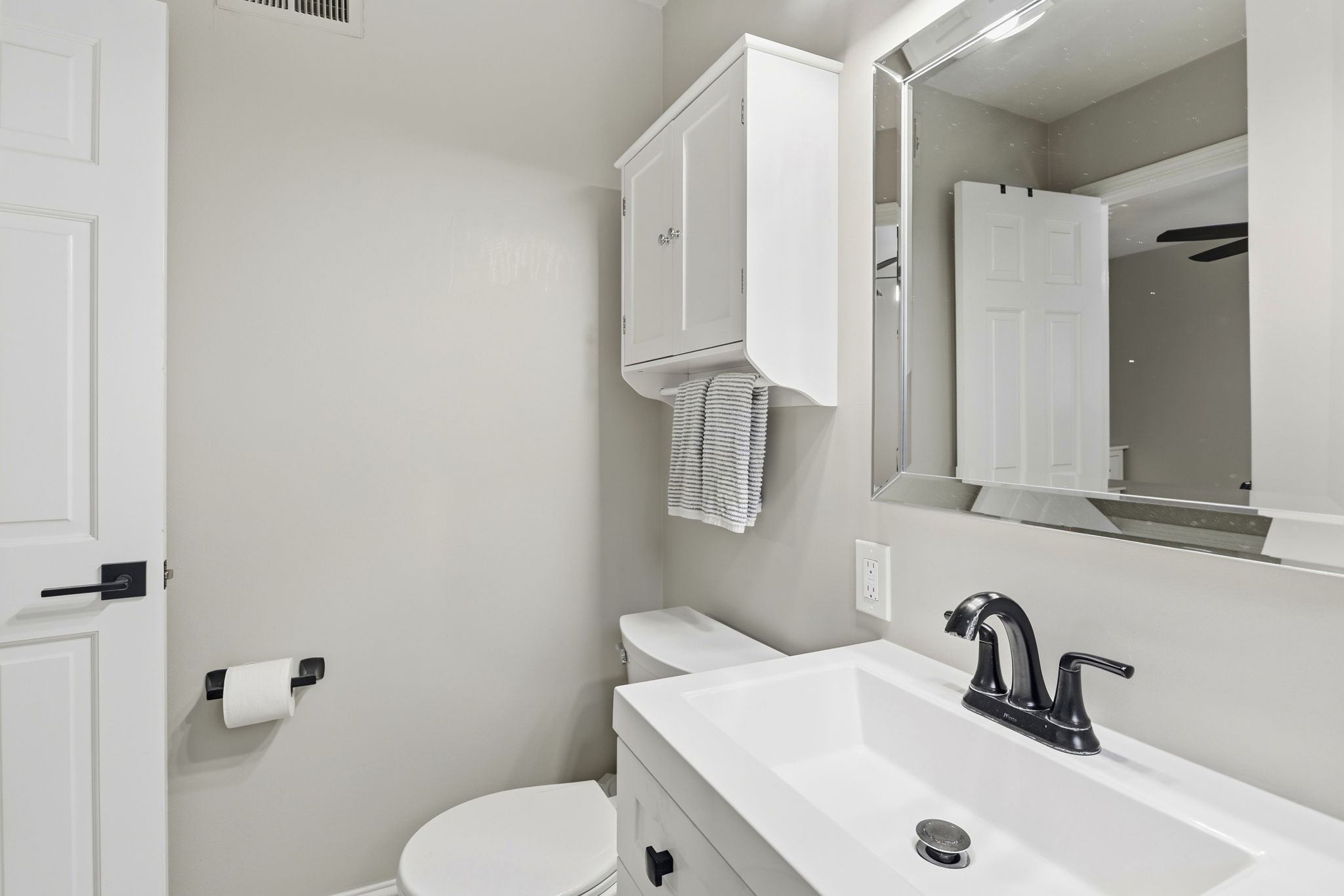 026_F8_3763 Willowview Dr