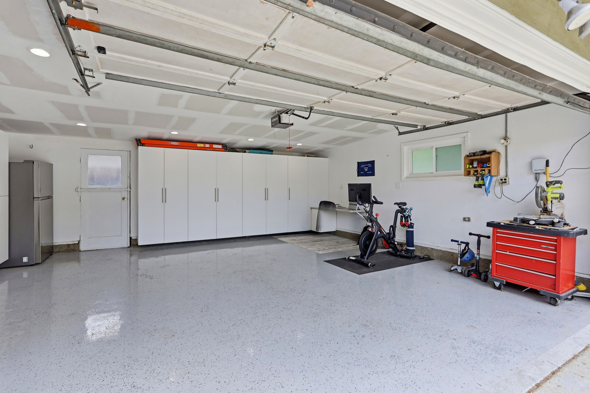 027_F8_3763 Willowview Dr