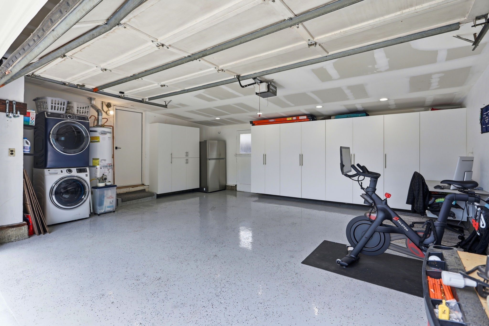 028_F8_3763 Willowview Dr