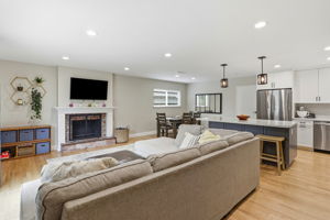 008_F8_3763 Willowview Dr