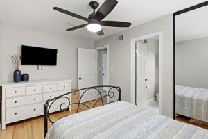 022_F8_3763 Willowview Dr
