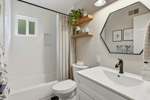 023_F8_3763 Willowview Dr