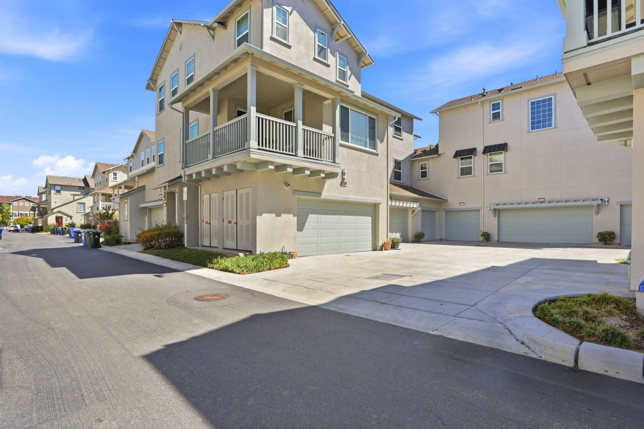 032_F8_37630 Breakers Rd