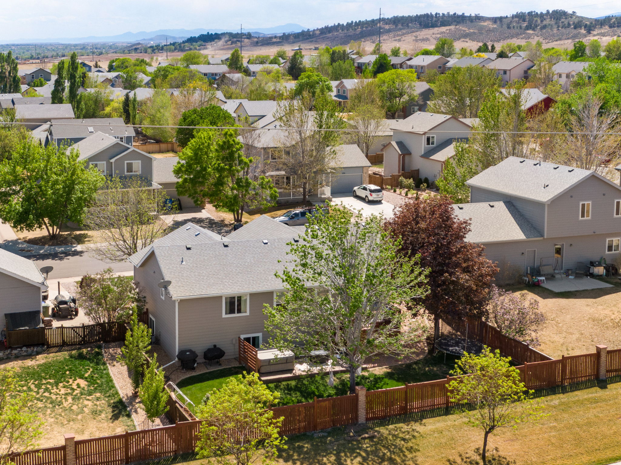 MATURE LANDSCAPING WITH SPRINKLER SYSTEM