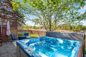 THIS HOT TUB IS WAITING FOR YOU