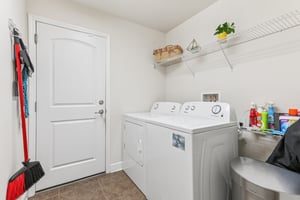 377 Dagama Dr-L1707-036.jpg