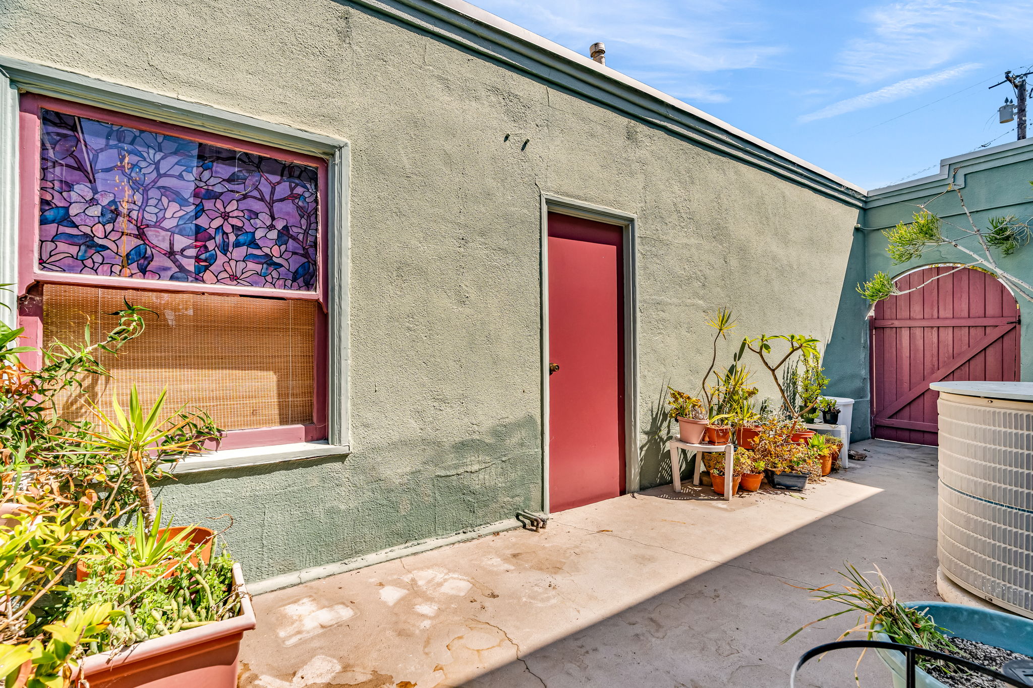 Detached garage