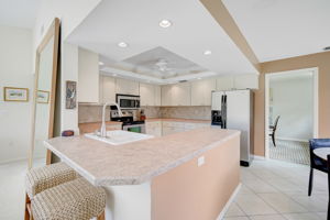 3770 Torrey Pines Blvd-17