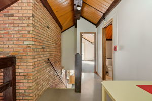  Photo 33
