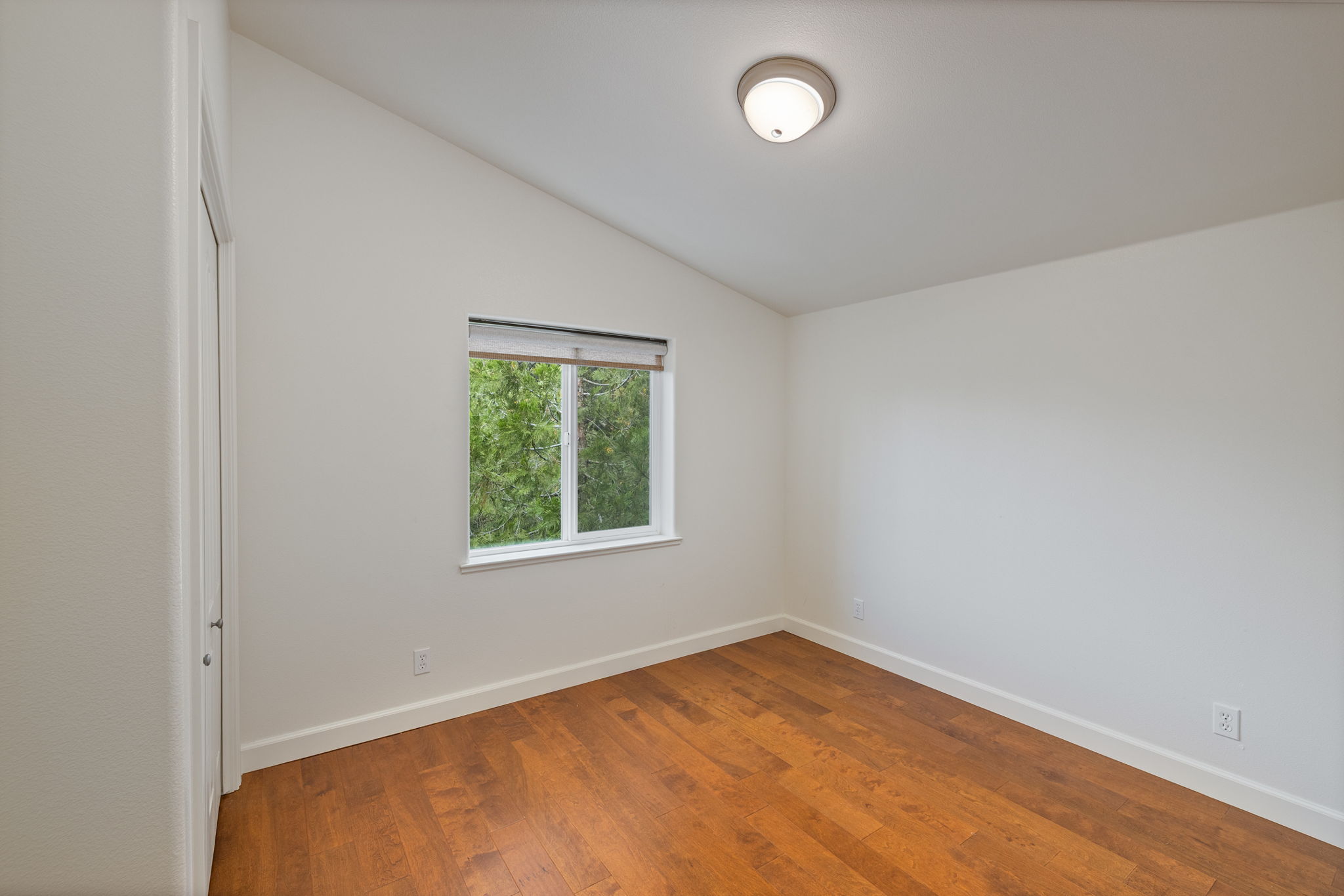 Upstairs Bedroom 1