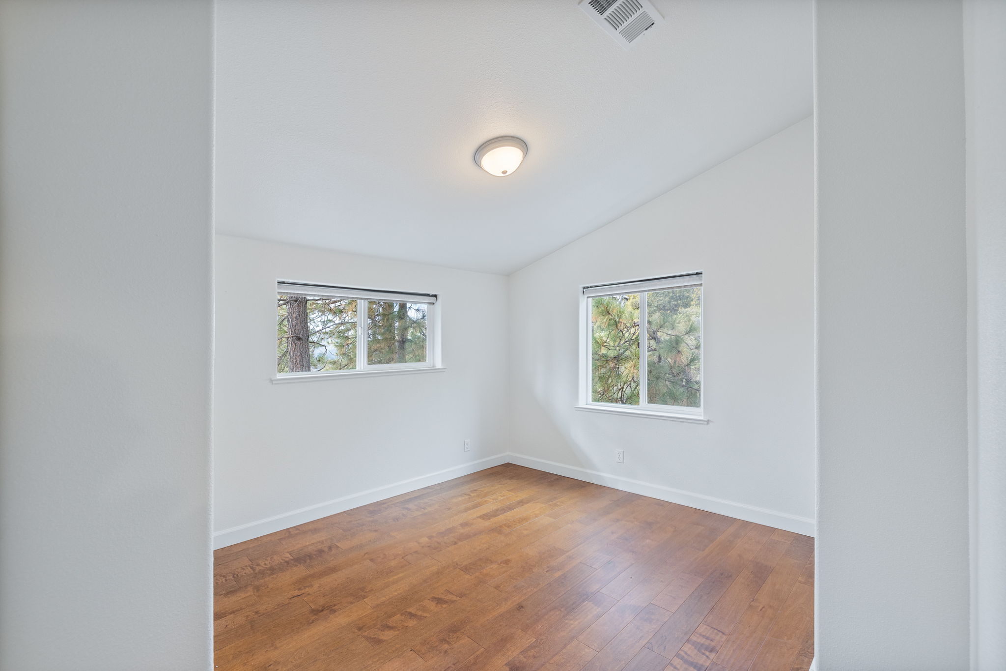 Upstairs Bedroom 2