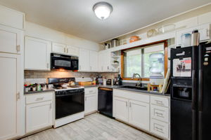 13 Kitchen B Detail