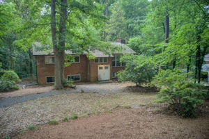29 Aerial Exterior Front B w Yard