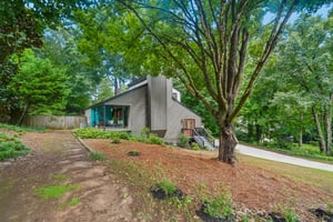 Southgate Dr-S3007-002.jpg