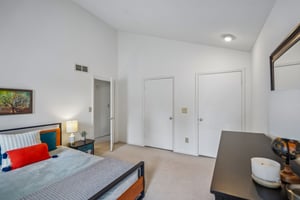 Southgate Dr-S3007-032.jpg