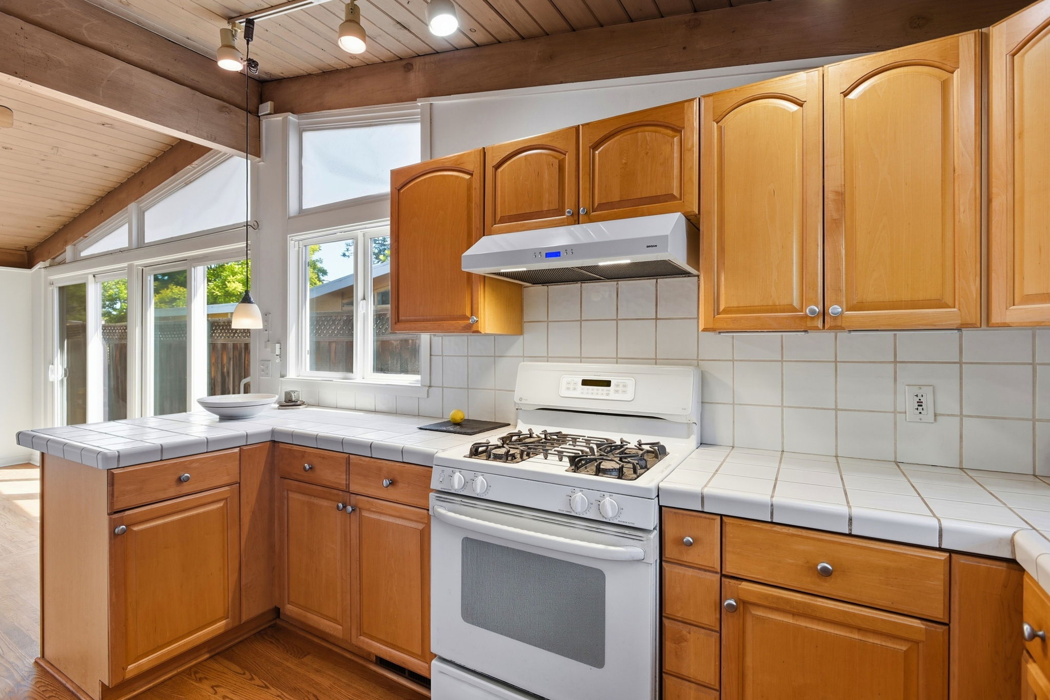015_F8_3778 Corina Way