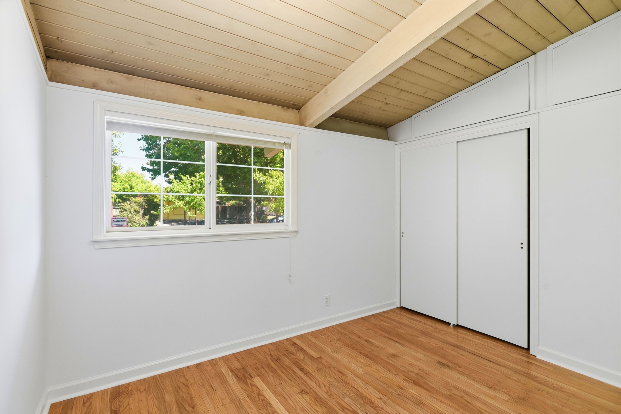024_F8_3778 Corina Way
