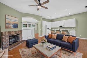 11-37799 Amber Ln virtually staged.jpeg