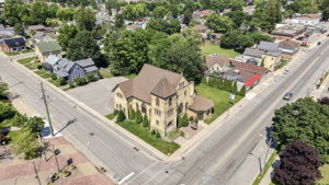  Photo 0