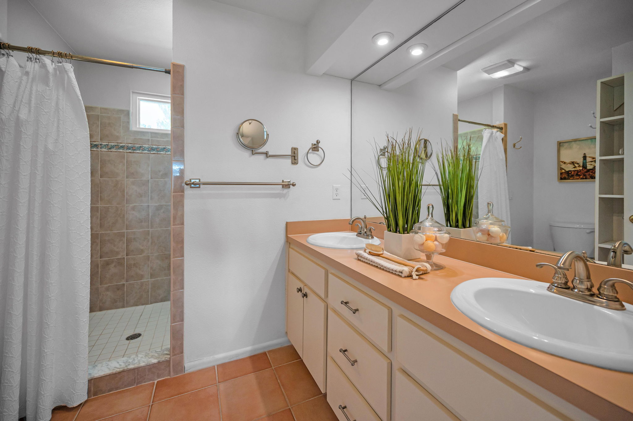 Primary Bathroom1a