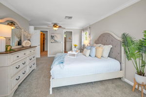 Primary Bedroom1d