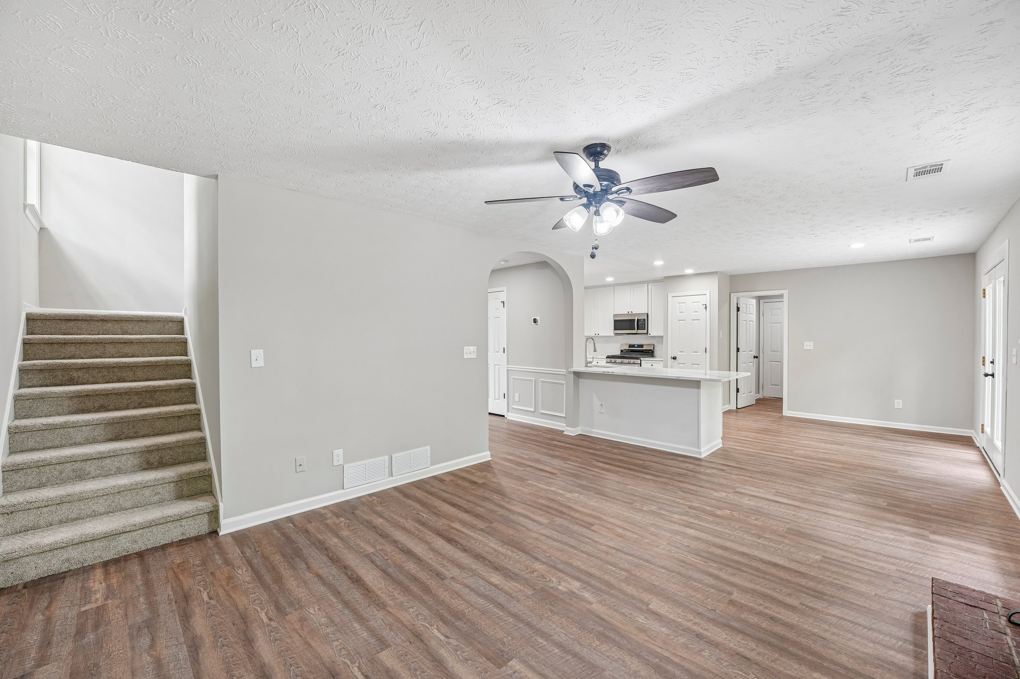 Wake Robin Way-S2504-011.jpg