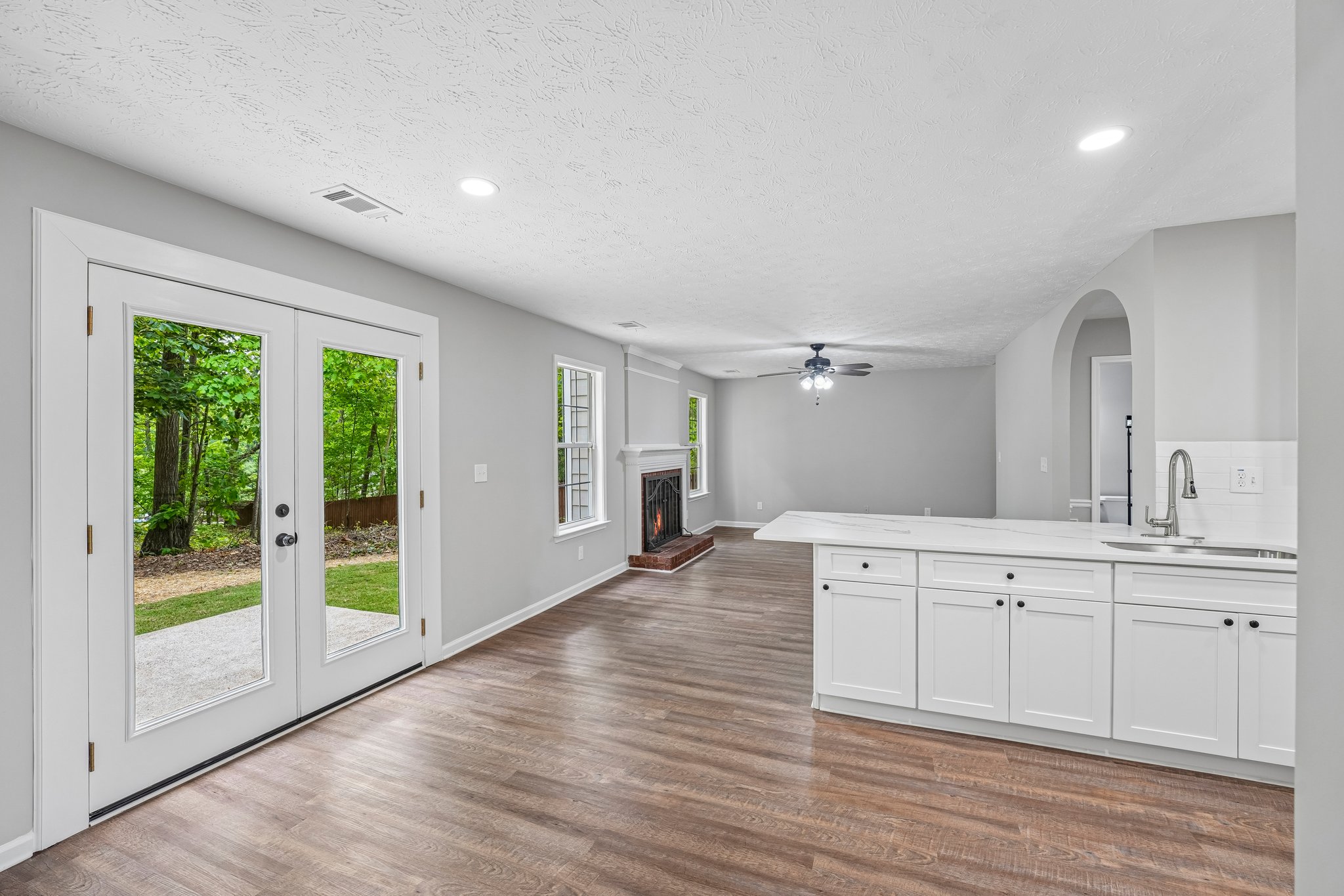 Wake Robin Way-S2504-020.jpg