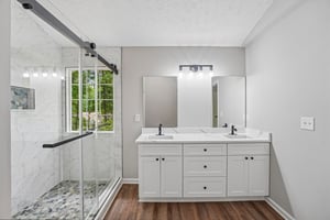 Wake Robin Way-S2504-041.jpg