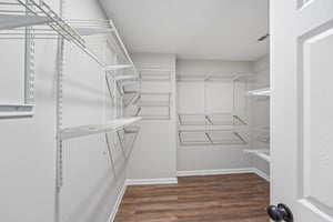Wake Robin Way-S2504-042.jpg
