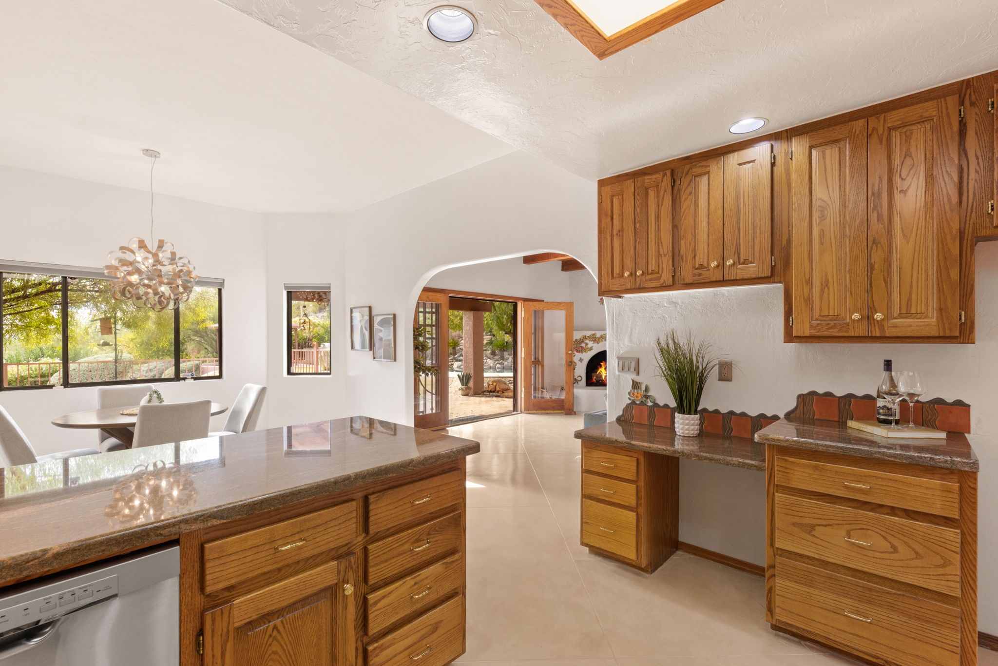 Kitchen/Breakfast Area