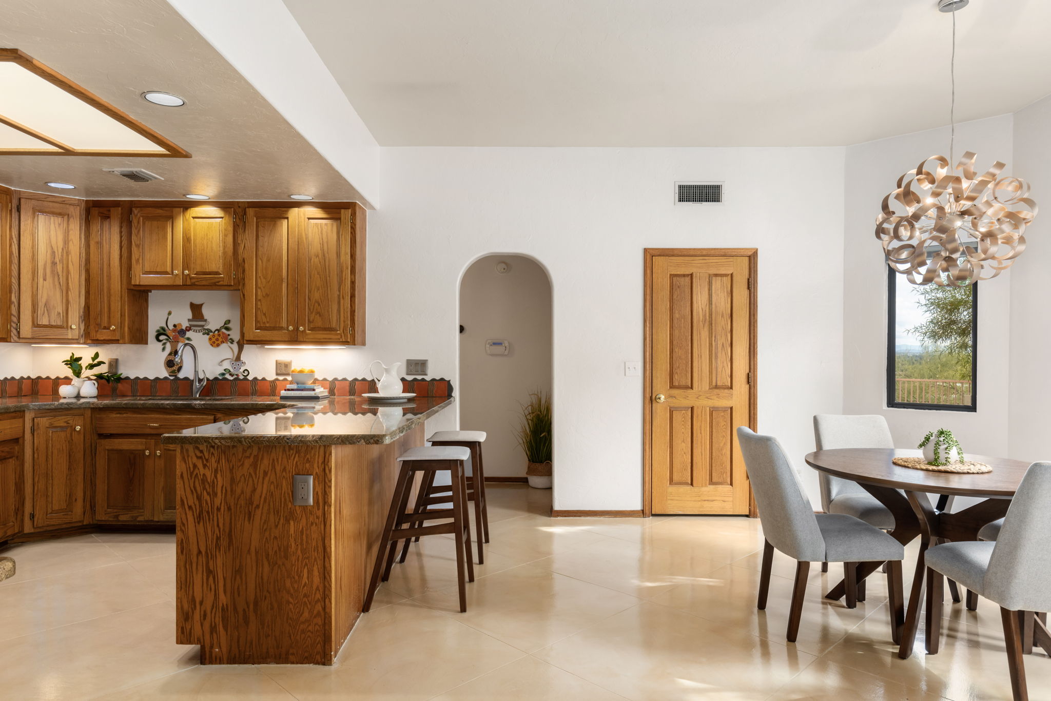 Kitchen/Breakfast Bar