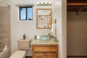 En-suite Bath in Guest Bedroom