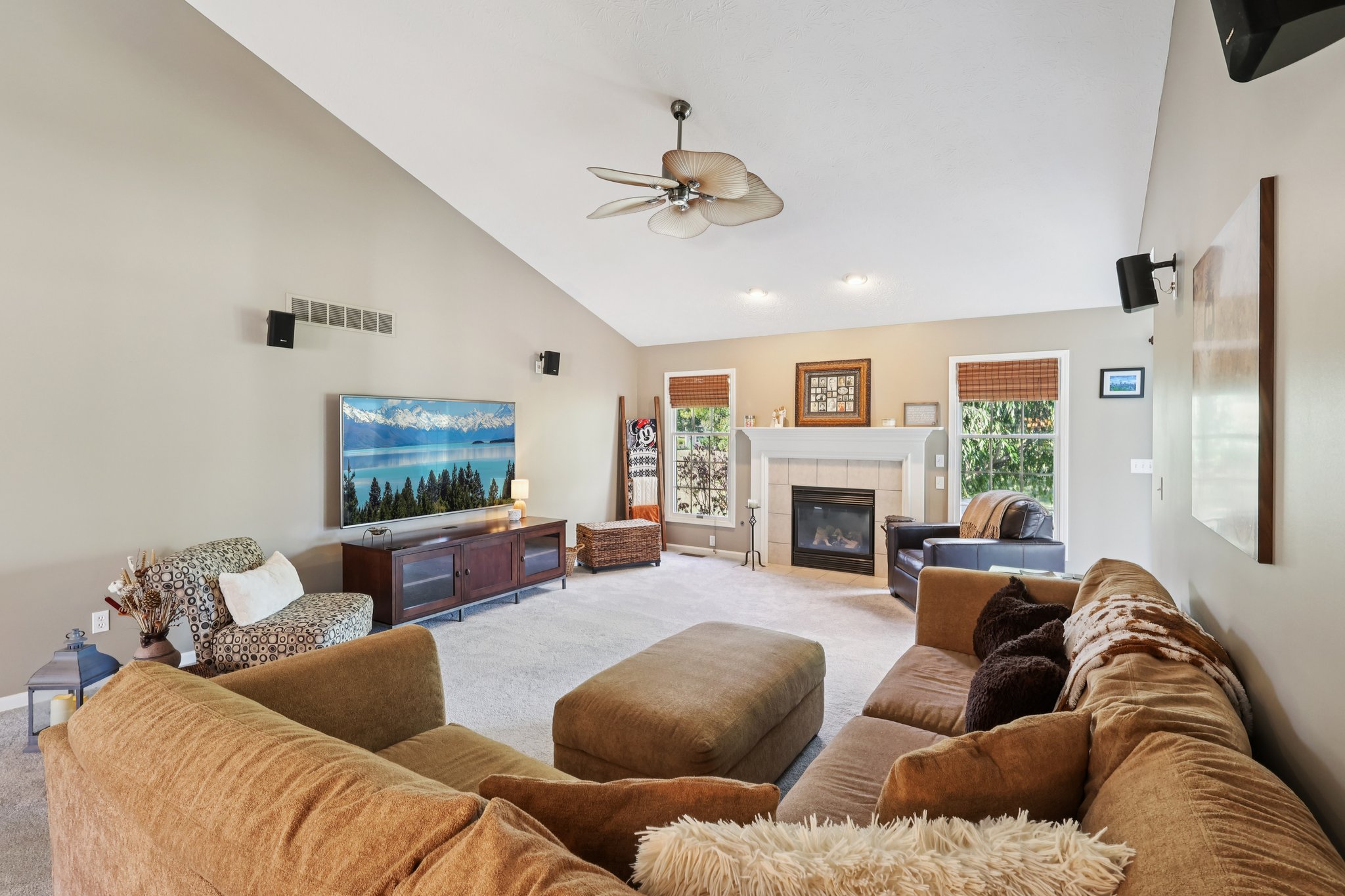 Briar Lakes Dr-S0710-012.jpg