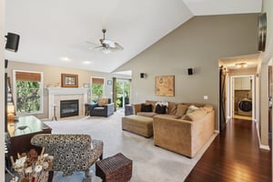 Briar Lakes Dr-S0710-013.jpg