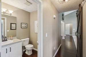 Briar Lakes Dr-S0710-026.jpg