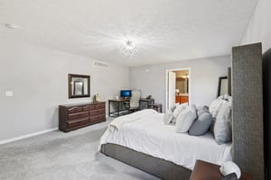 Briar Lakes Dr-S0710-046.jpg