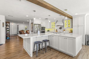 9 - 3784 42nd Ave S, St. Petersburg, FL 33711