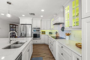 11 - 3784 42nd Ave S, St. Petersburg, FL 33711