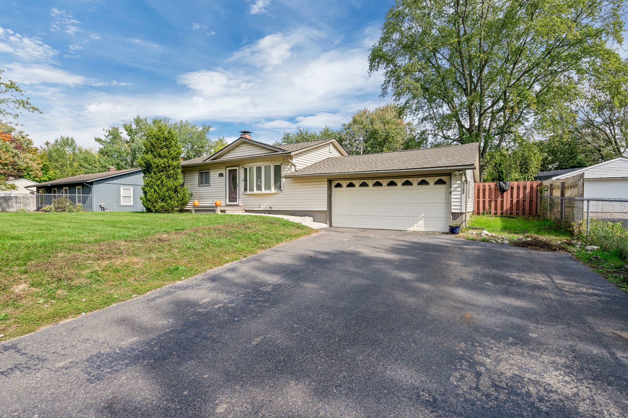 Coleport St, Orion charter Township, MI 48359 Stylish Detroit