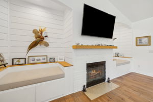 Shiplap Wall/Custom Sitting Nooks