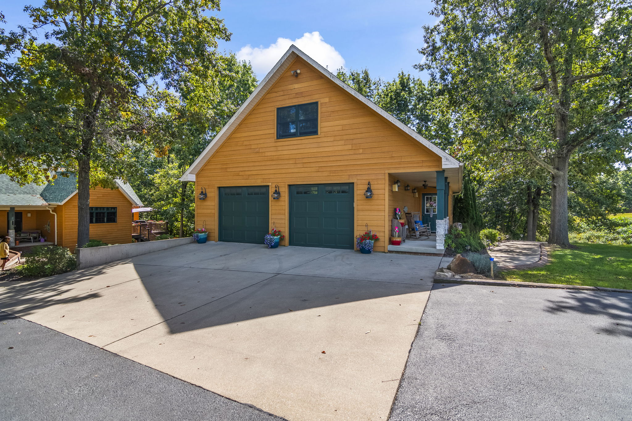 Garage 2