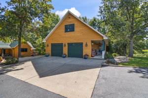 Garage 2