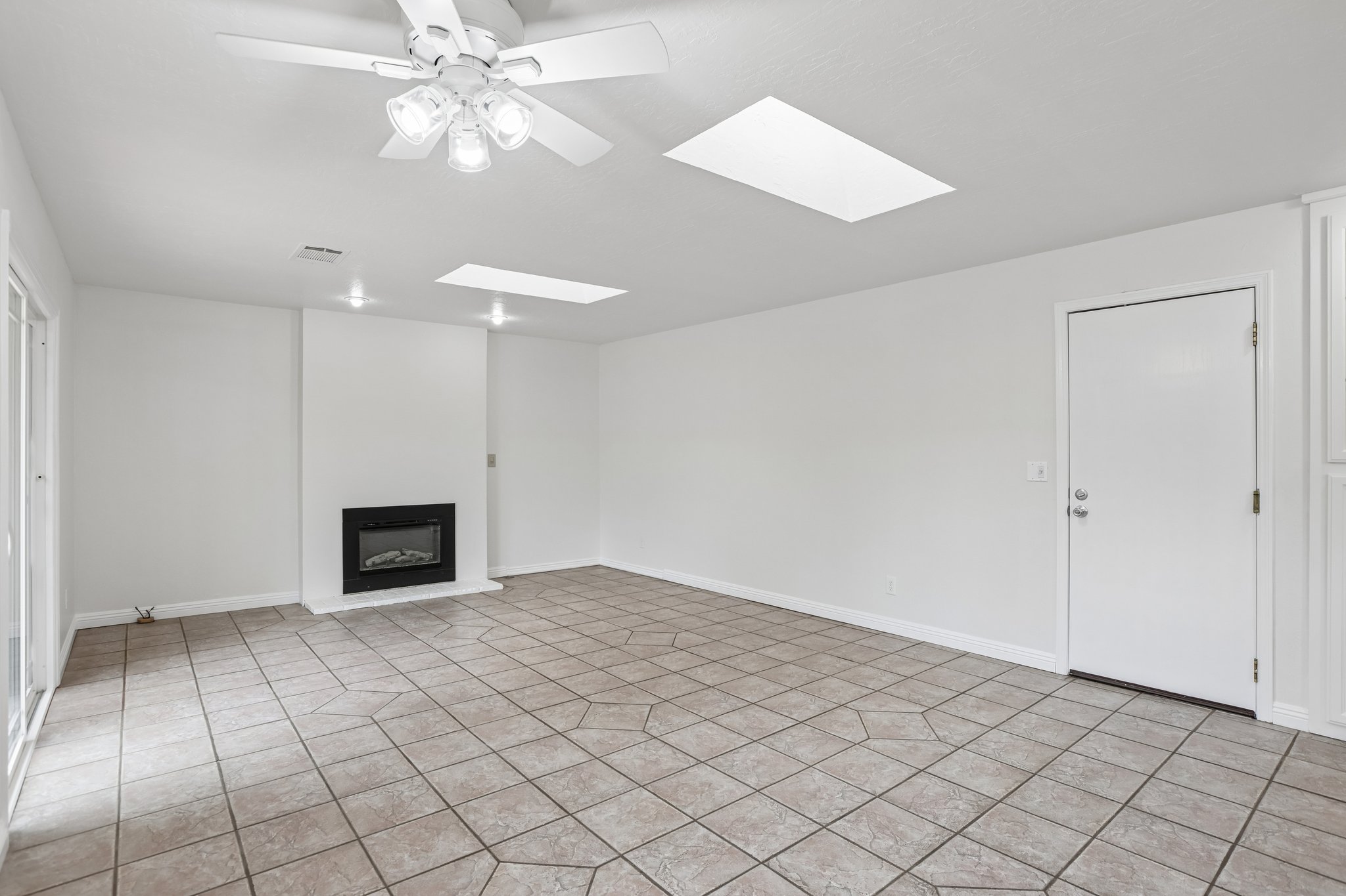 Cowell Rd-S3005-016.jpg