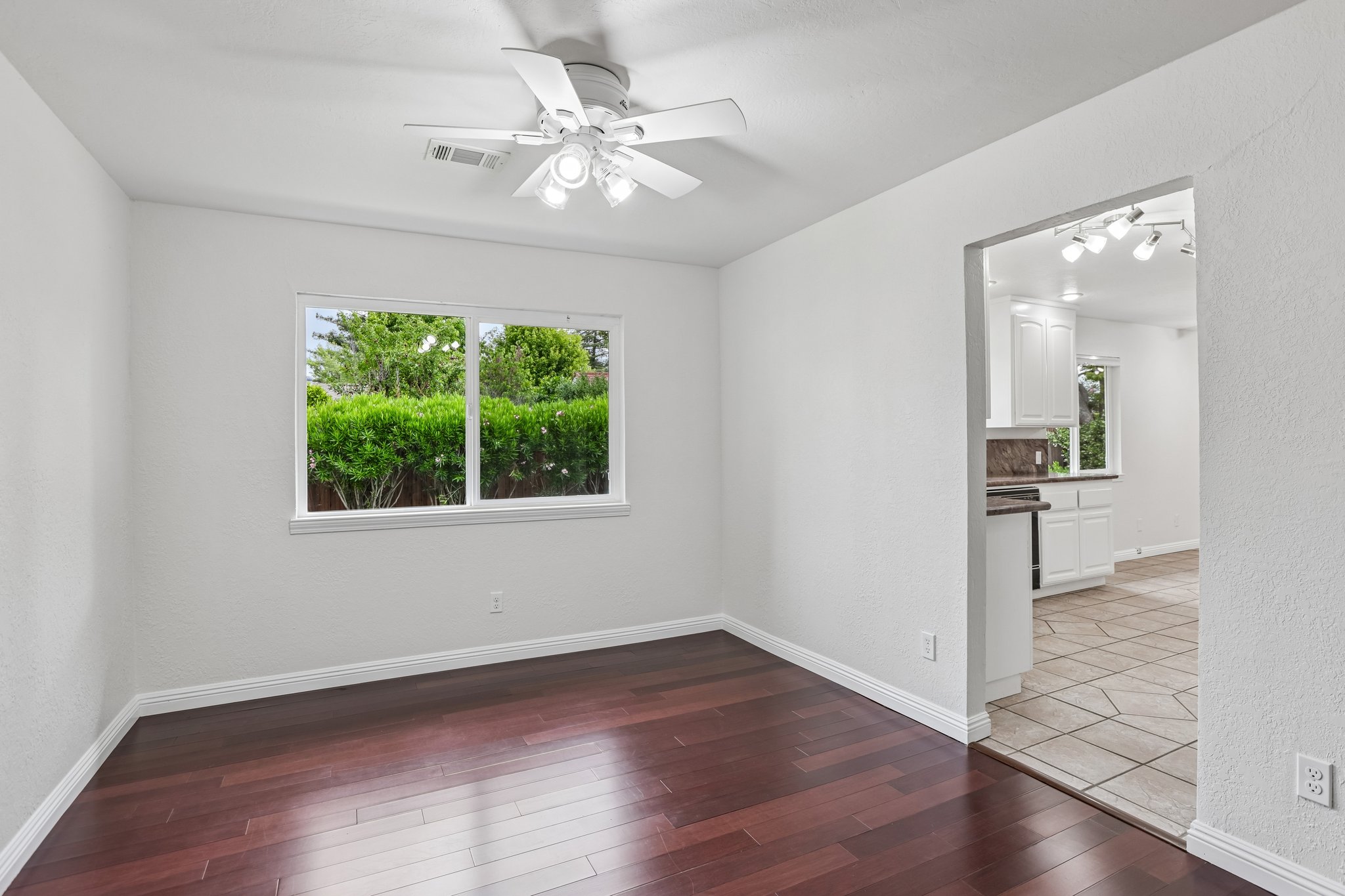 Cowell Rd-S3005-040.jpg
