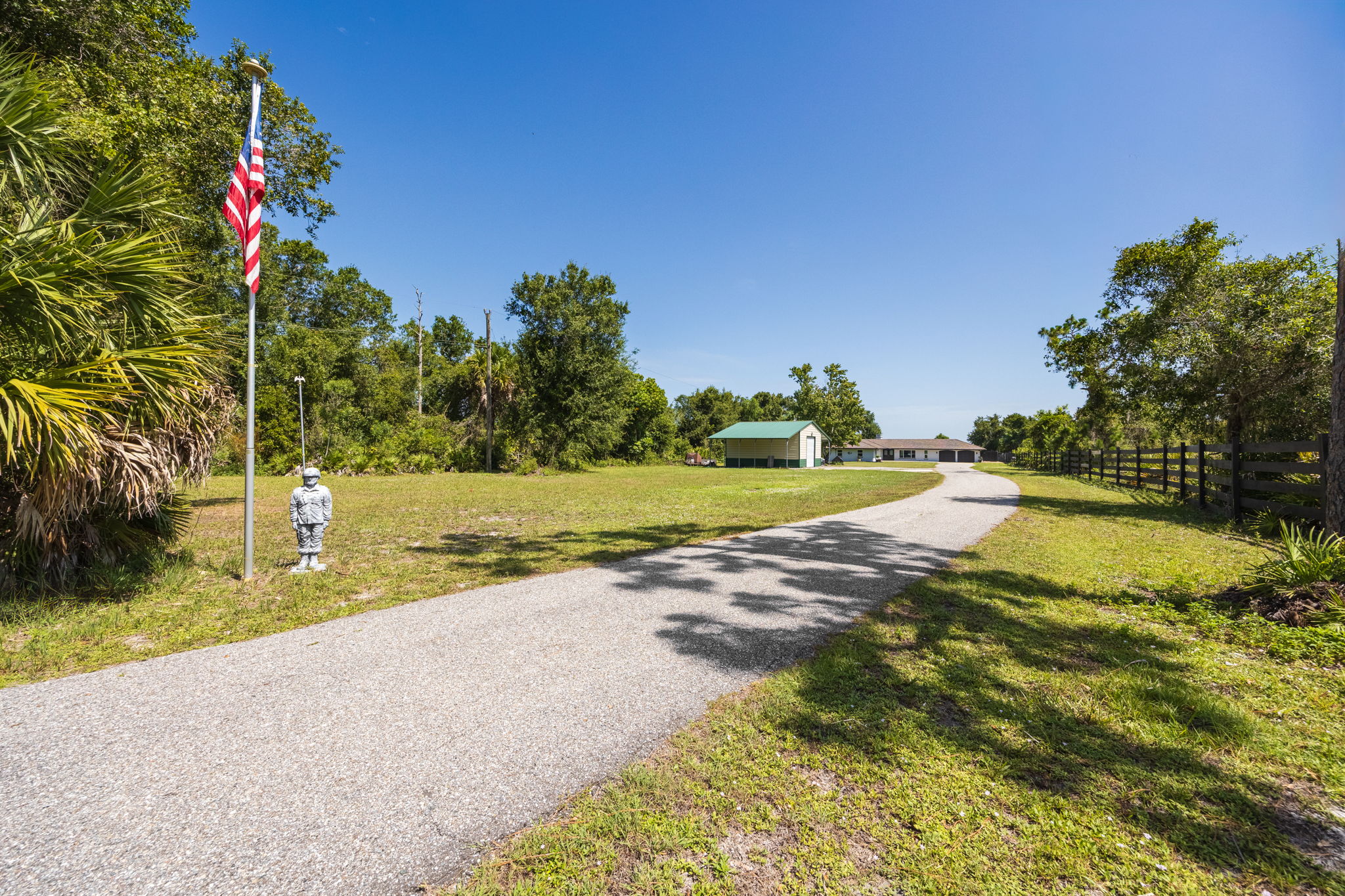  Photo 52