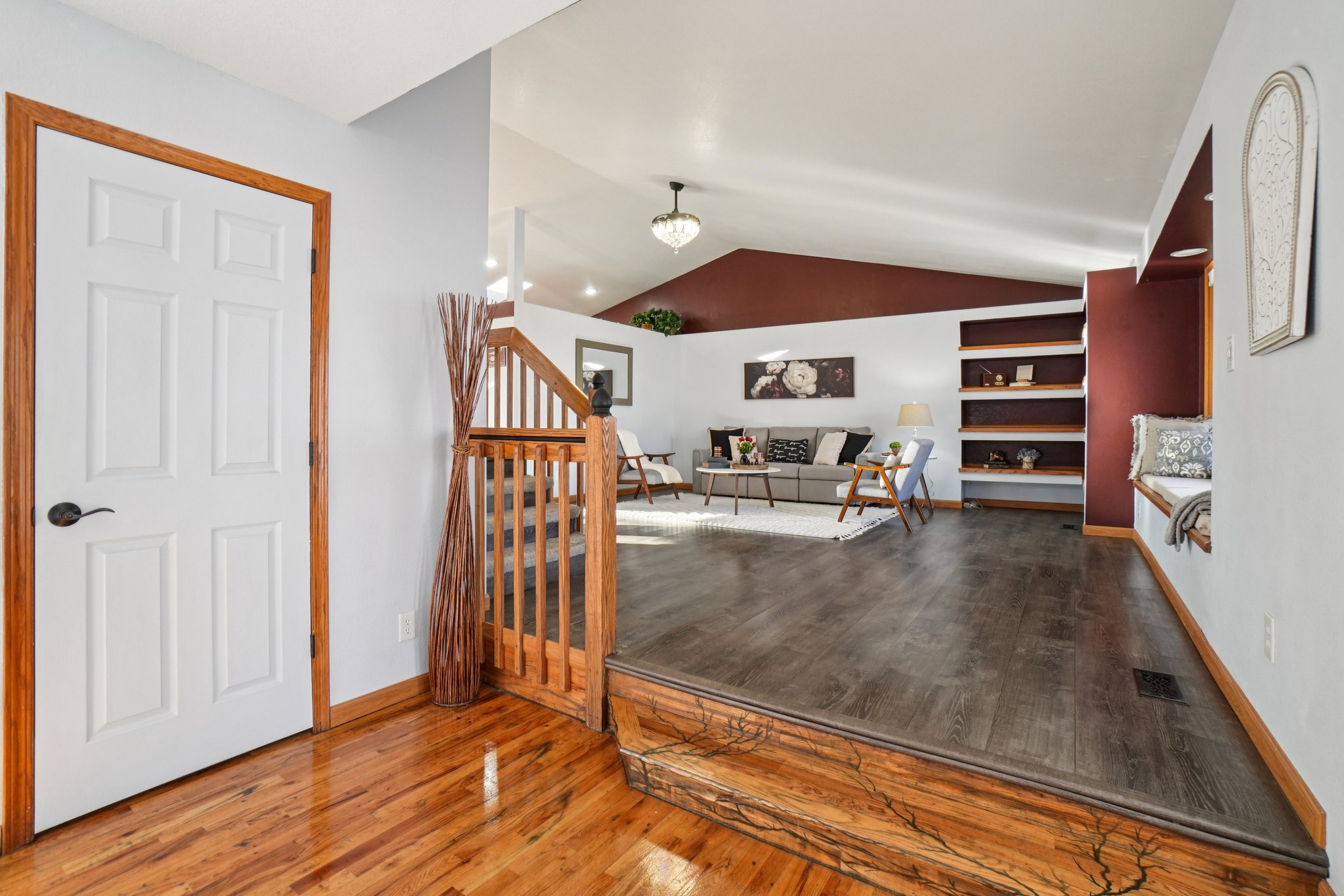 Larkspur Dr-S1203-008.jpg